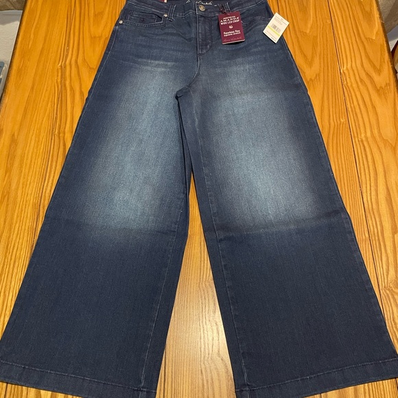 Gloria Vanderbilt Amanda Wide Leg Crop Jeans- Size 4 - Picture 4 of 10